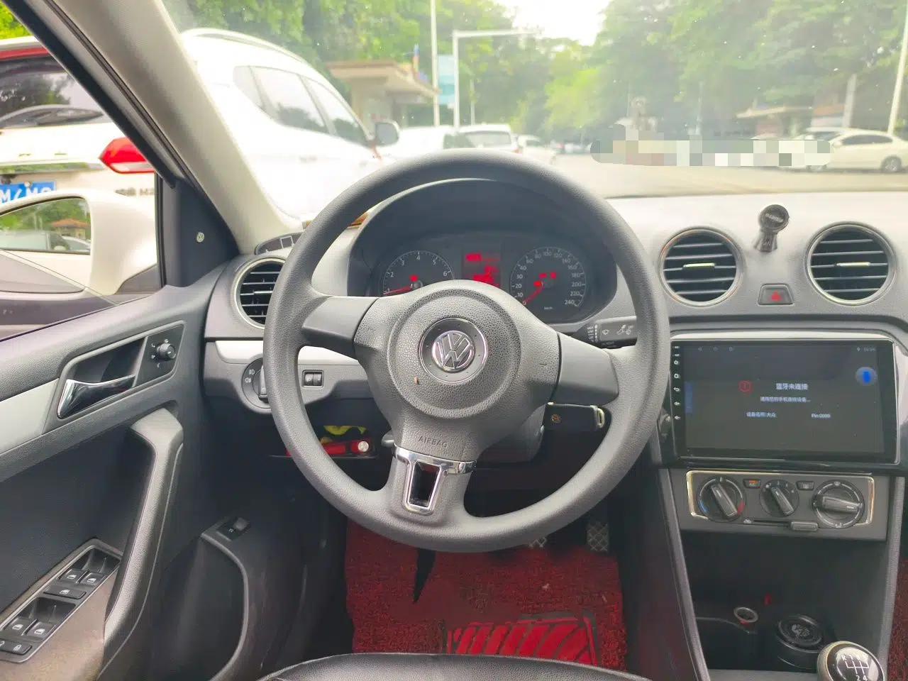 Volkswagen Jetta 2013 1.6L Manual Comfort Model — миниатюра 11