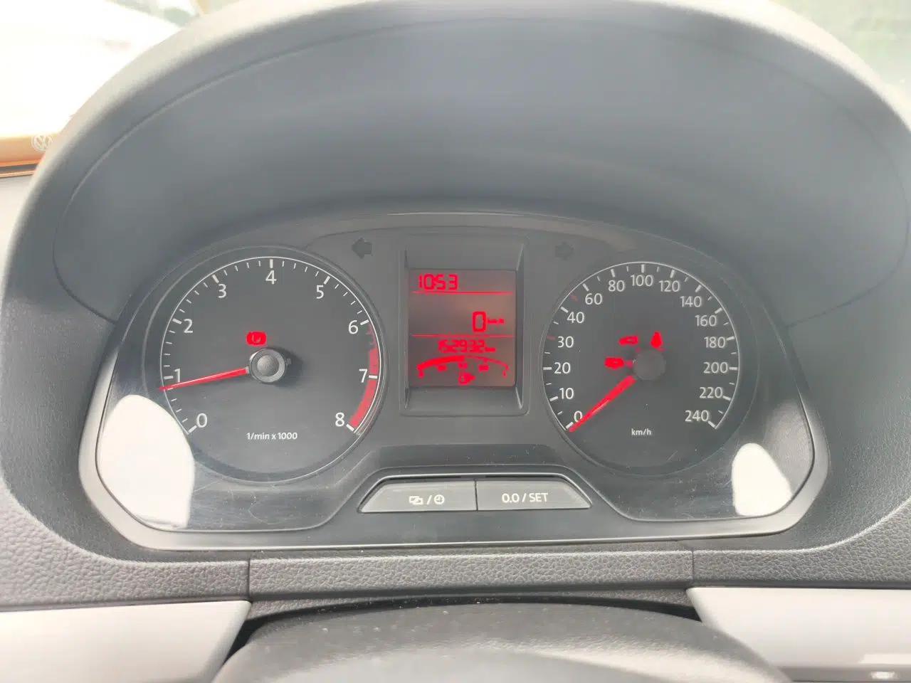 Volkswagen Jetta 2013 1.6L Manual Comfort Model — миниатюра 12