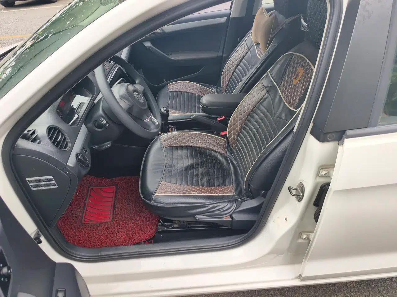 Volkswagen Jetta 2013 1.6L Manual Comfort Model — миниатюра 16