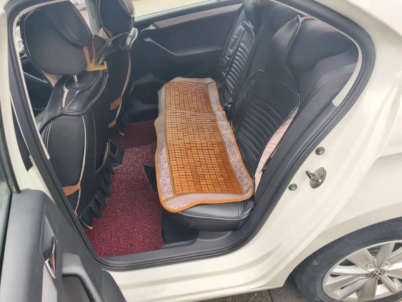Volkswagen Jetta 2013 1.6L Manual Comfort Model — миниатюра 18