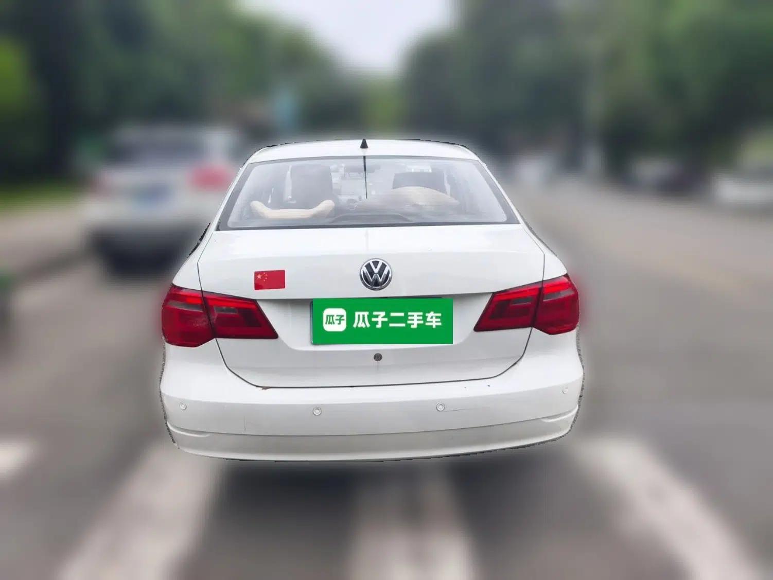 Volkswagen Jetta 2013 1.6L Manual Comfort Model — миниатюра 5