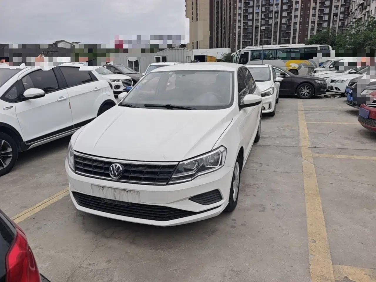 Volkswagen Jetta 2017 1.5L Manual Fashion Edition — миниатюра 2