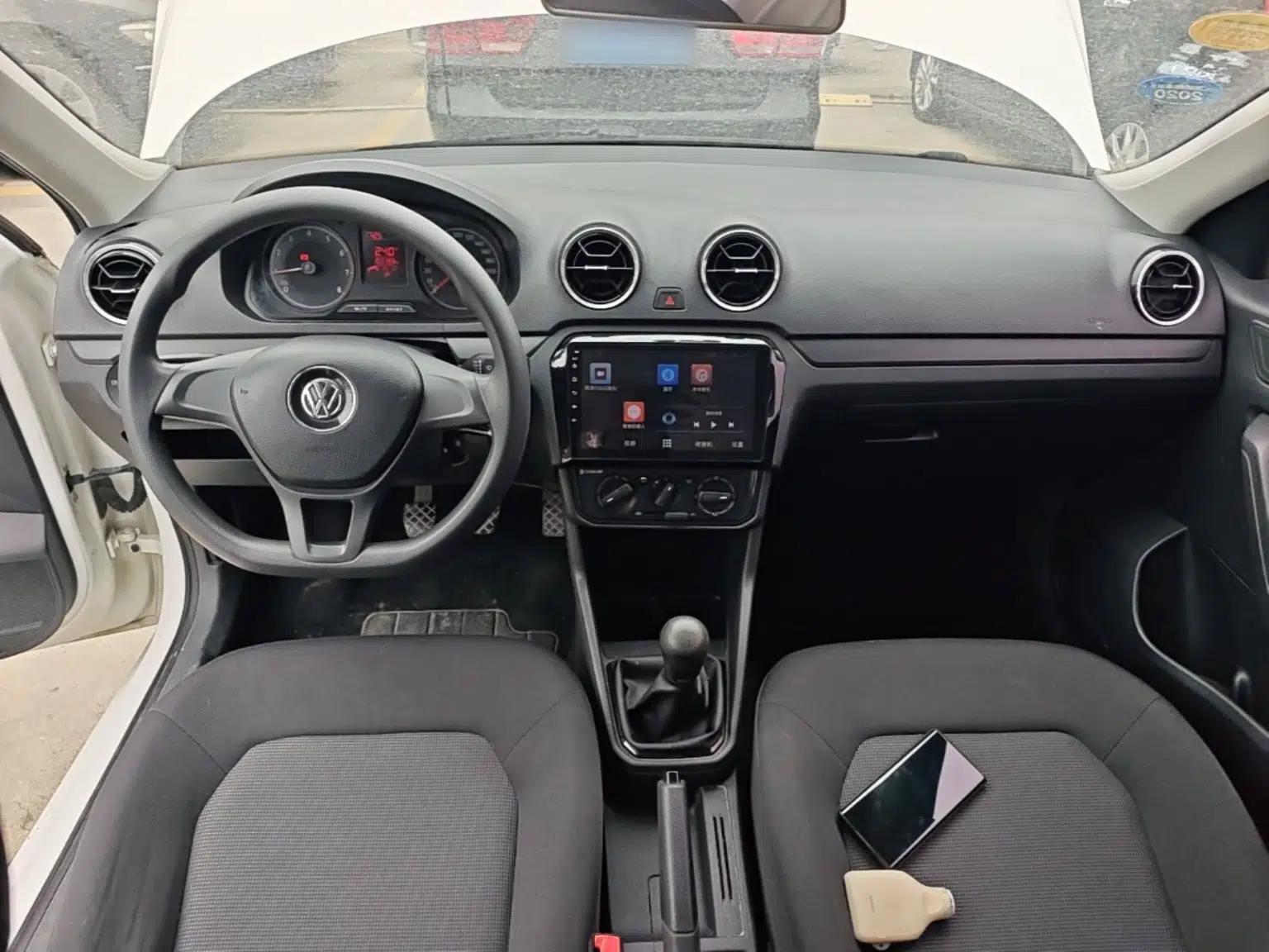 Volkswagen Jetta 2017 1.5L Manual Fashion Edition — миниатюра 13