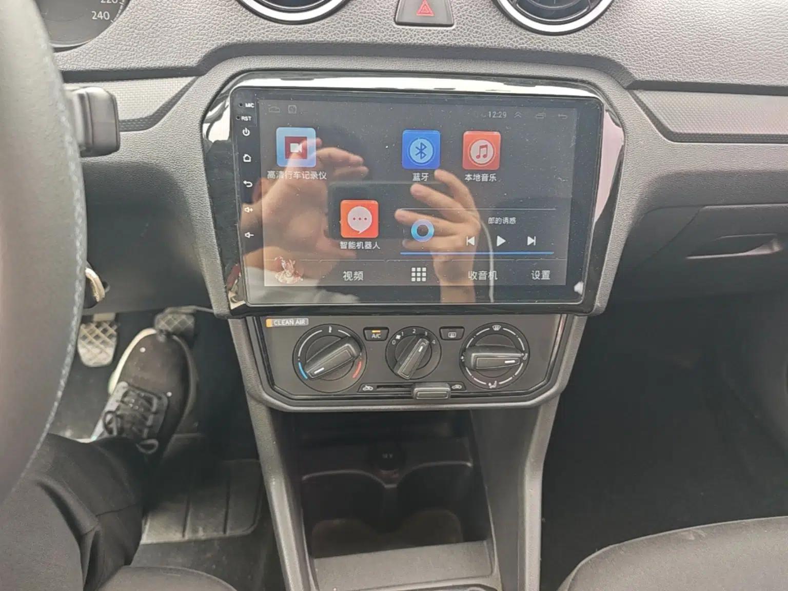 Volkswagen Jetta 2017 1.5L Manual Fashion Edition — миниатюра 16