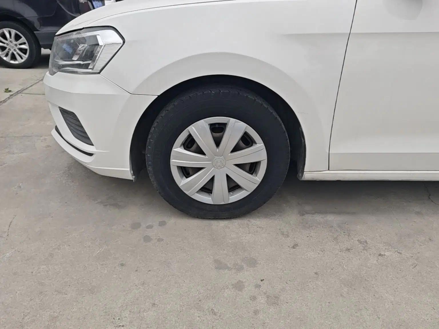 Volkswagen Jetta 2017 1.5L Manual Fashion Edition — миниатюра 8