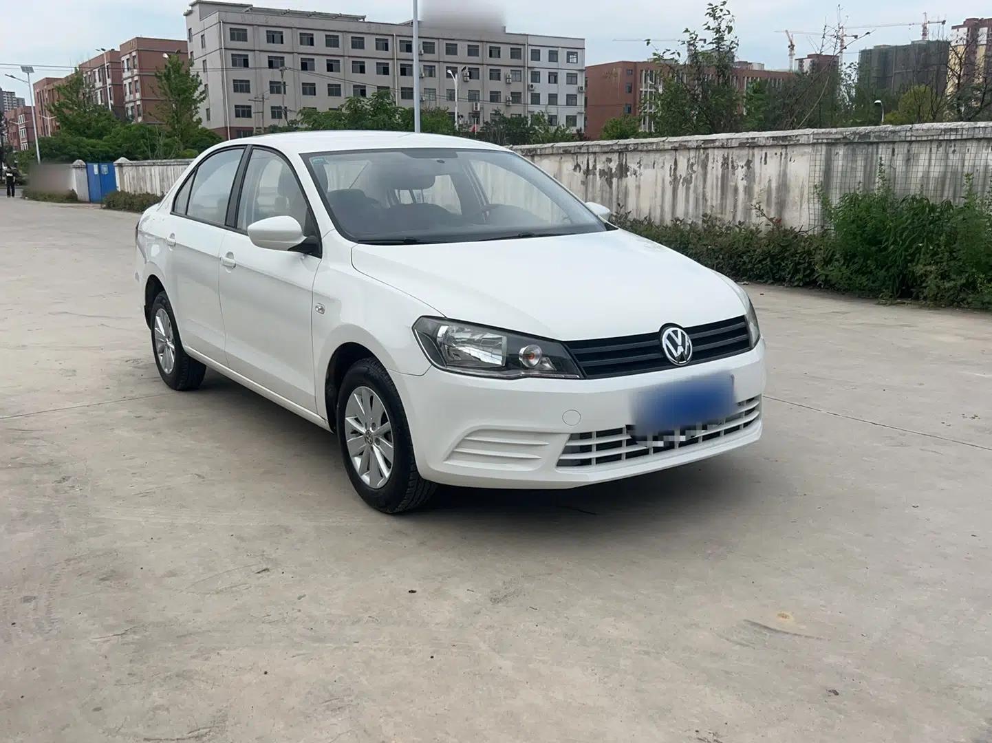 Volkswagen Jetta 2015 1.6L Manual Fashion Edition — миниатюра 9