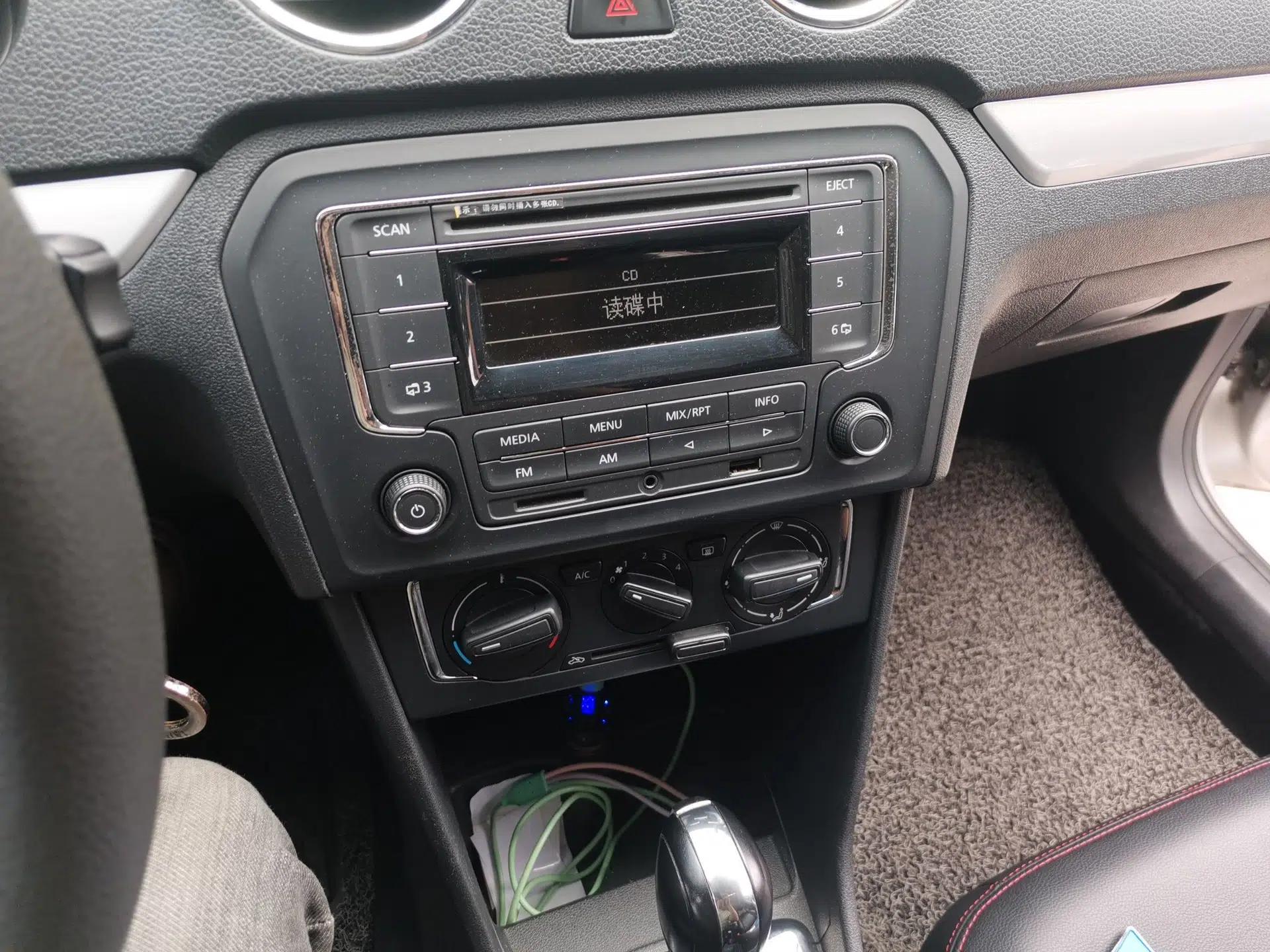 Volkswagen Jetta 2015 1.6L Automatic Comfort Model — миниатюра 14