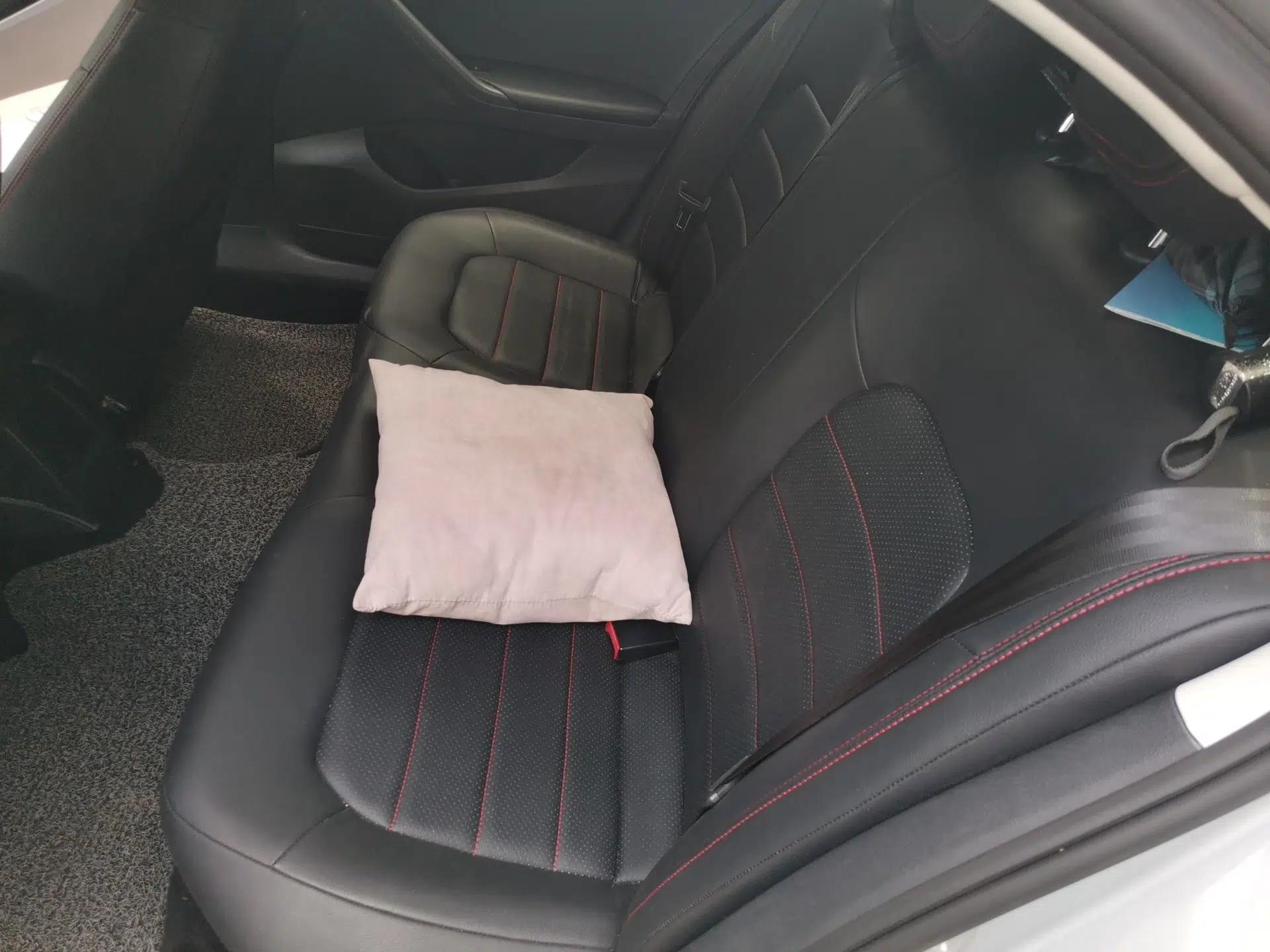 Volkswagen Jetta 2015 1.6L Automatic Comfort Model — миниатюра 18