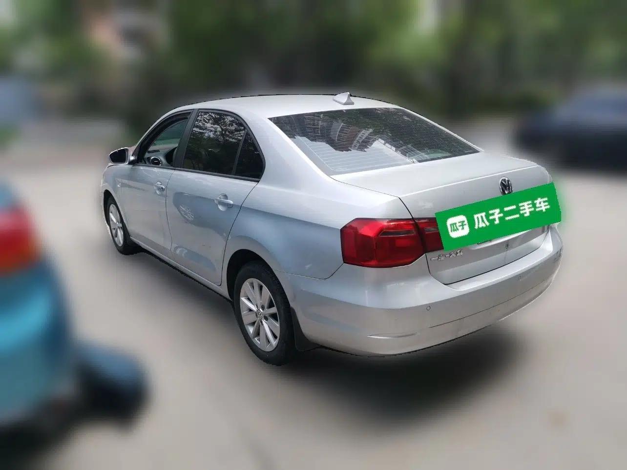 Volkswagen Jetta 2015 1.6L Automatic Comfort Model — миниатюра 4