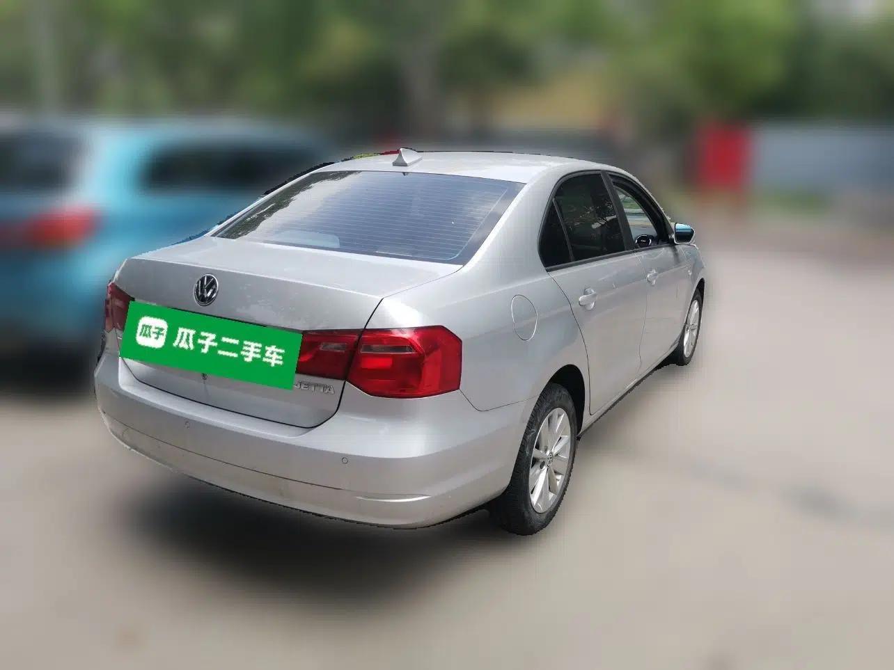Volkswagen Jetta 2015 1.6L Automatic Comfort Model — миниатюра 6