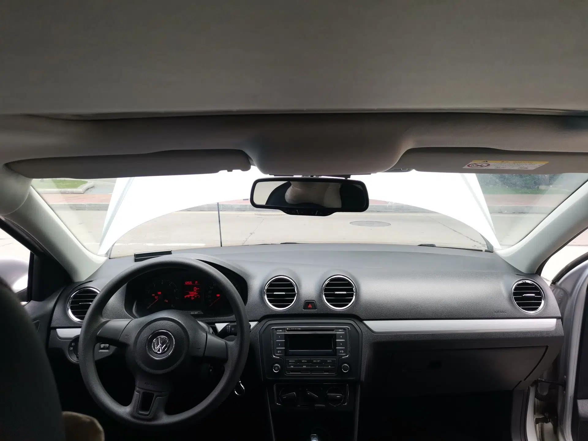Volkswagen Jetta 2015 1.6L Automatic Comfort Model — миниатюра 10
