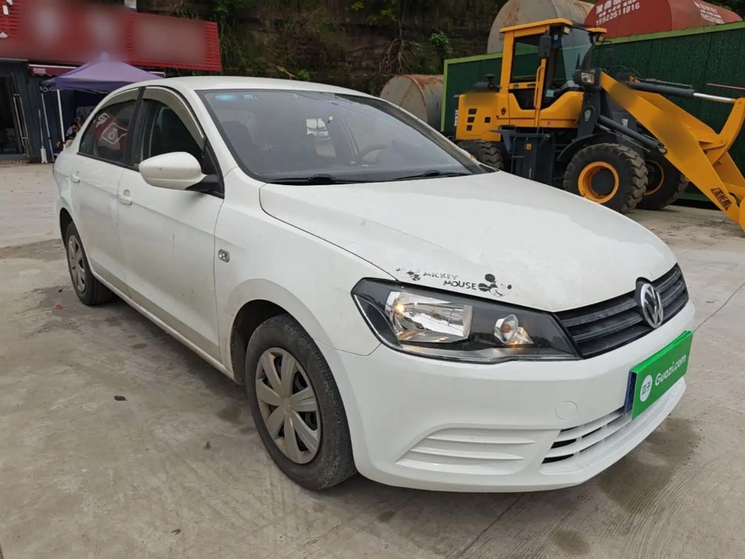 Volkswagen Jetta 2015 1.6L Manual Fashion Edition — миниатюра 3