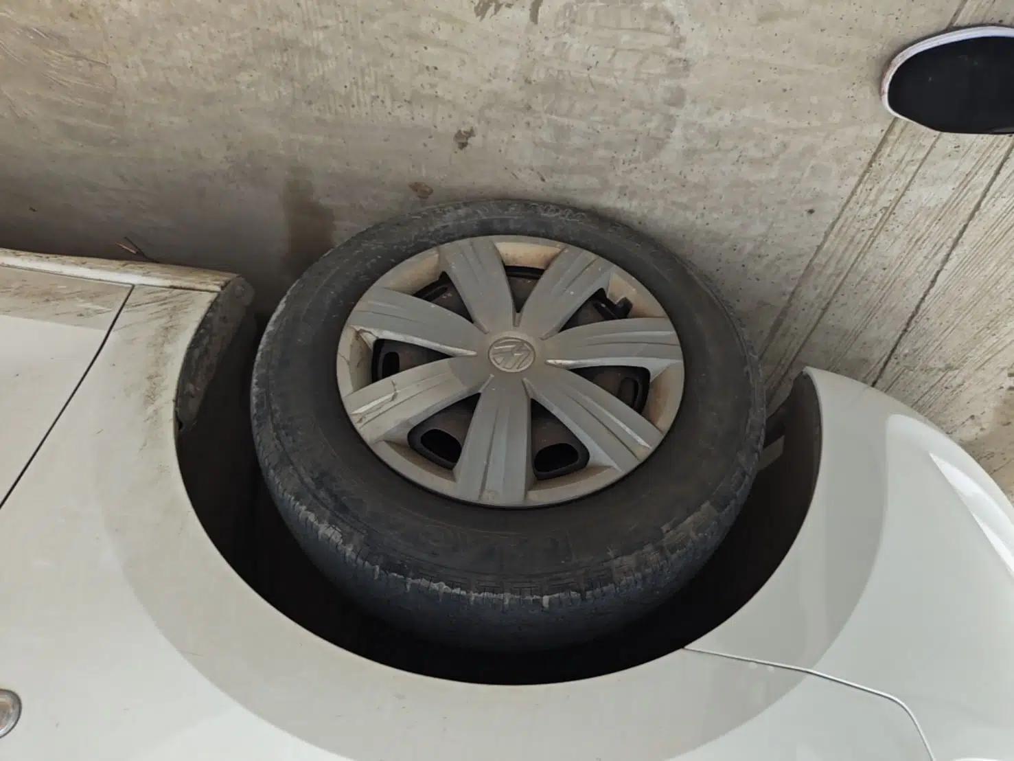 Volkswagen Jetta 2015 1.6L Manual Fashion Edition — миниатюра 8