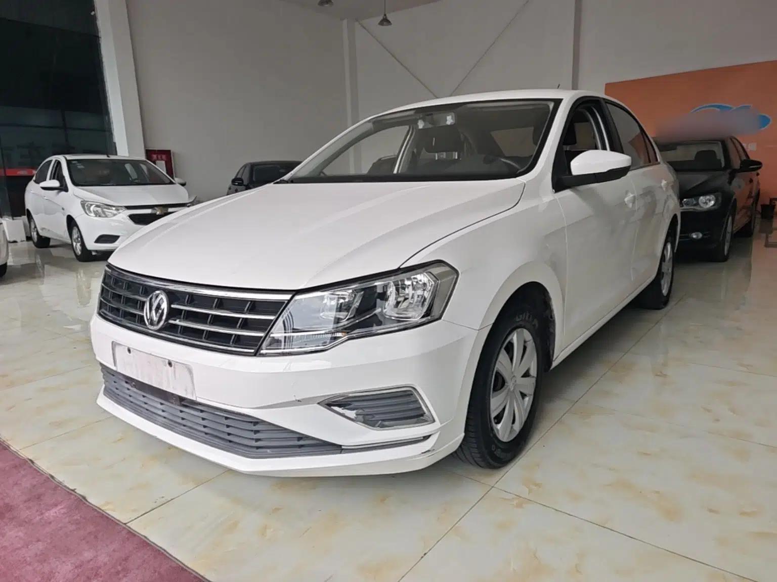 Volkswagen Jetta 2017 1.4L Manual Fashion Edition — миниатюра 1