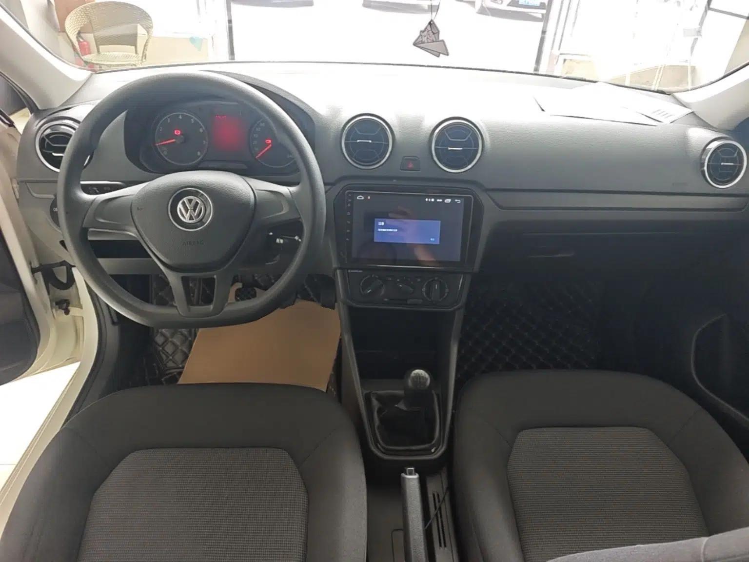Volkswagen Jetta 2017 1.4L Manual Fashion Edition — миниатюра 13
