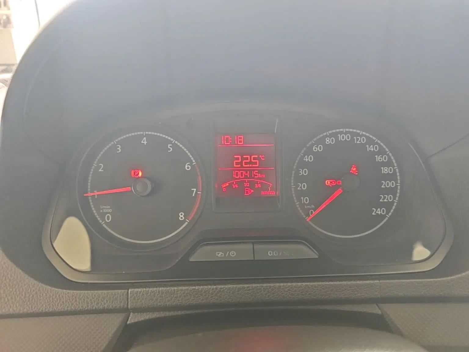 Volkswagen Jetta 2017 1.4L Manual Fashion Edition — миниатюра 15