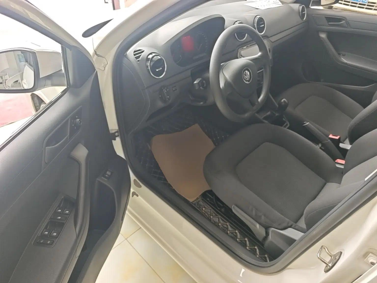 Volkswagen Jetta 2017 1.4L Manual Fashion Edition — миниатюра 19