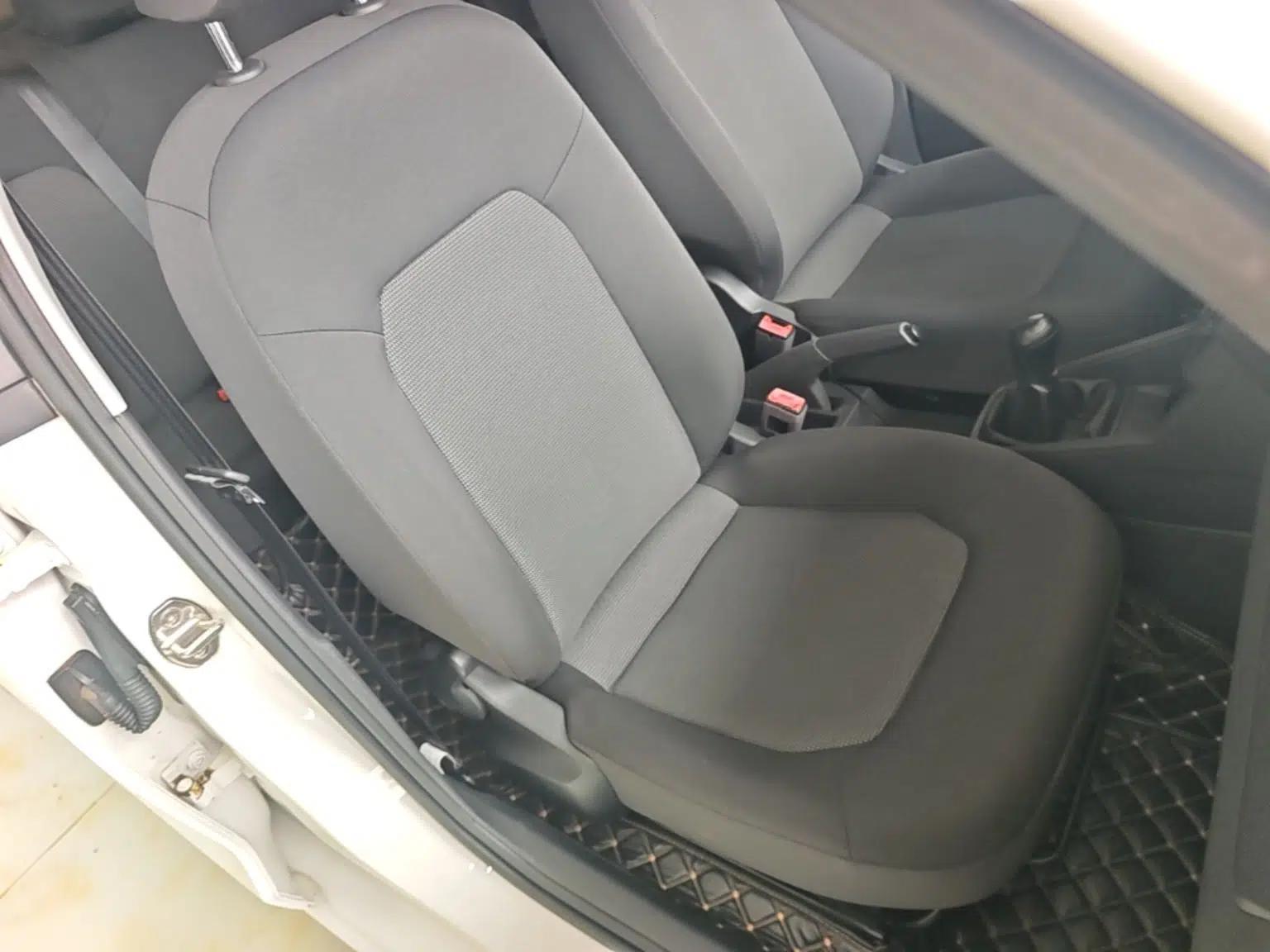 Volkswagen Jetta 2017 1.4L Manual Fashion Edition — миниатюра 23