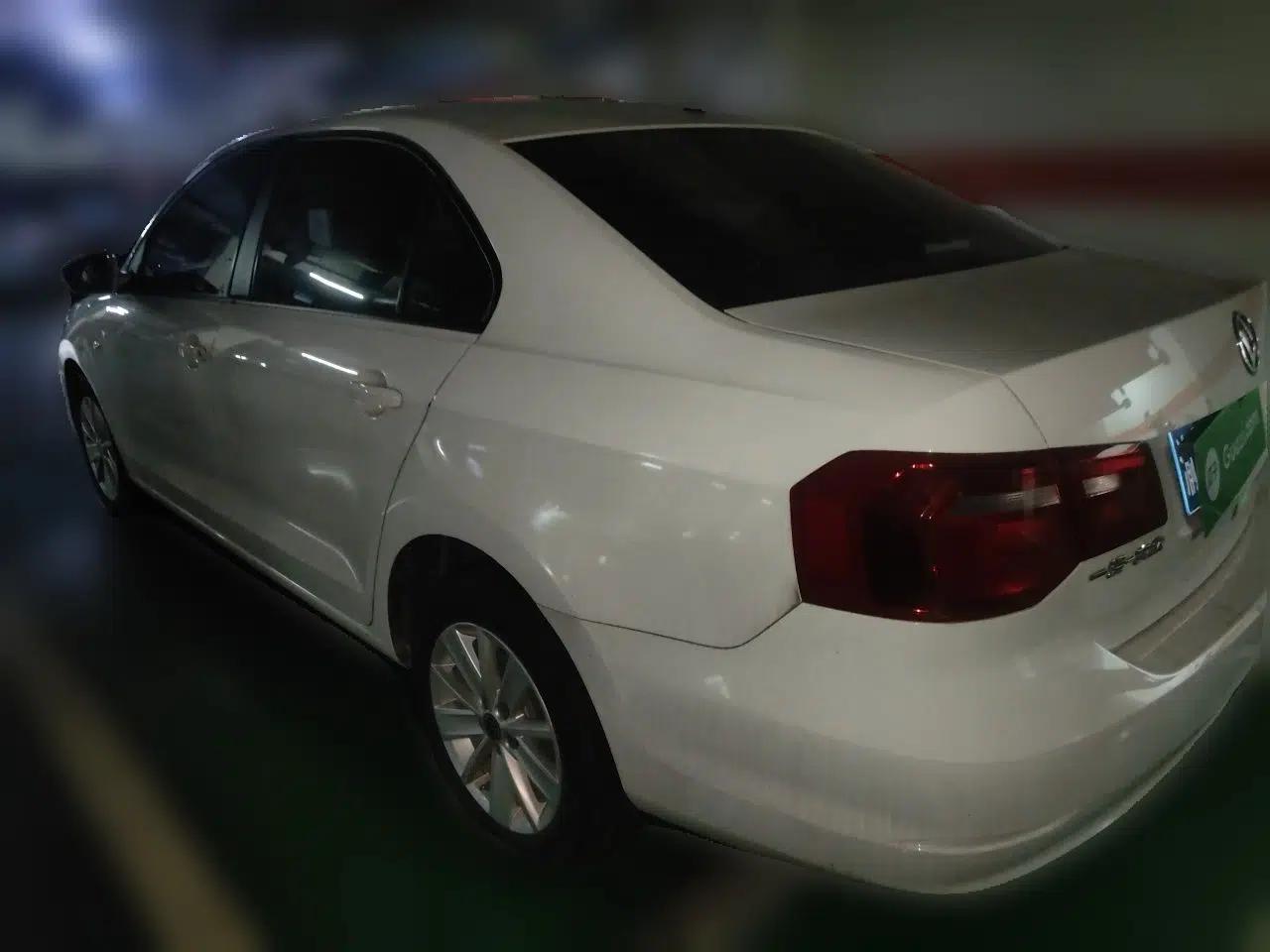 Volkswagen Jetta 2013 1.6L Automatic Comfort Model — миниатюра 4