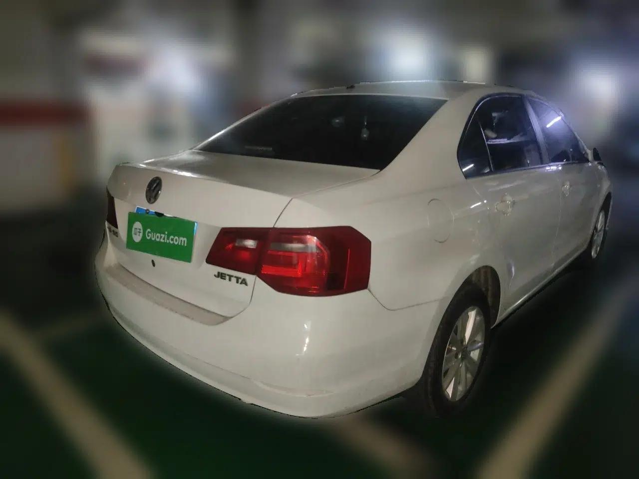 Volkswagen Jetta 2013 1.6L Automatic Comfort Model — миниатюра 6