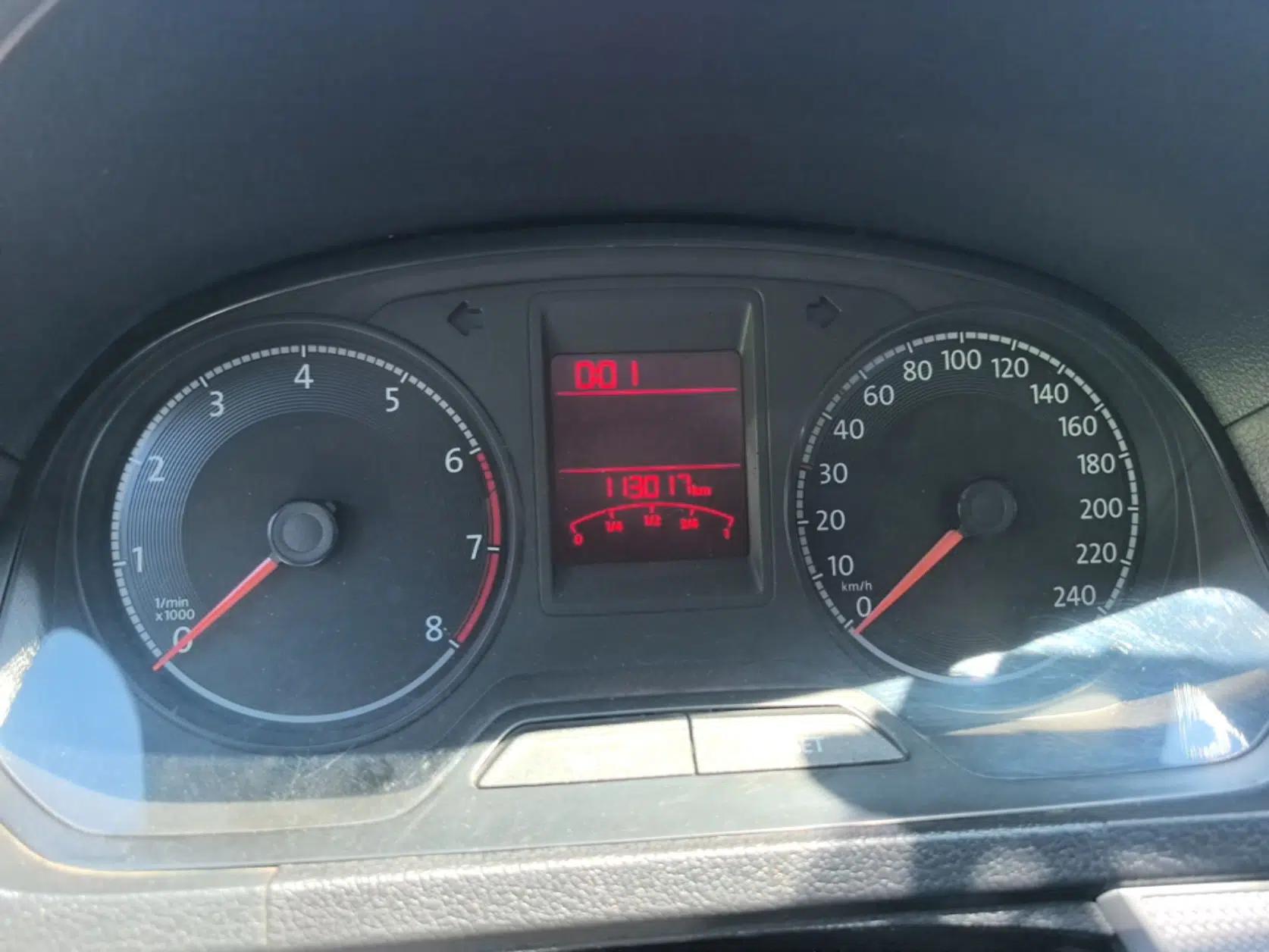 Volkswagen Jetta 2017 1.4L Manual Comfort Model — миниатюра 15