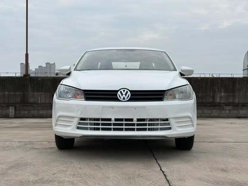 Volkswagen Jetta 2015 Value Edition 1.6L Manual Fashionable Style — миниатюра 3