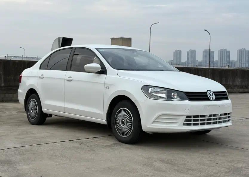 Volkswagen Jetta 2015 Value Edition 1.6L Manual Fashionable Style — миниатюра 5