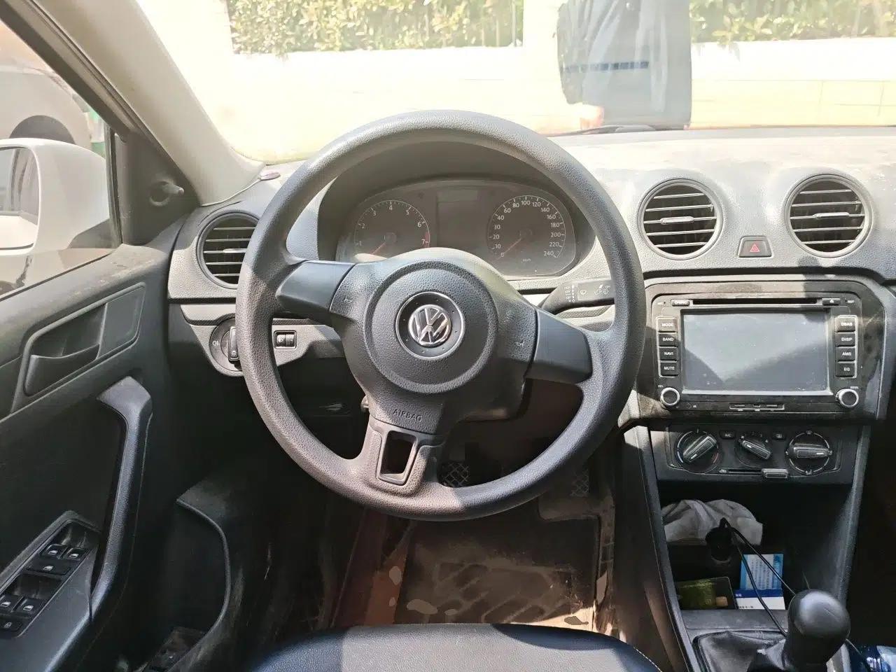 Volkswagen Jetta 2013 1.4L Manual Fashion Model — миниатюра 11