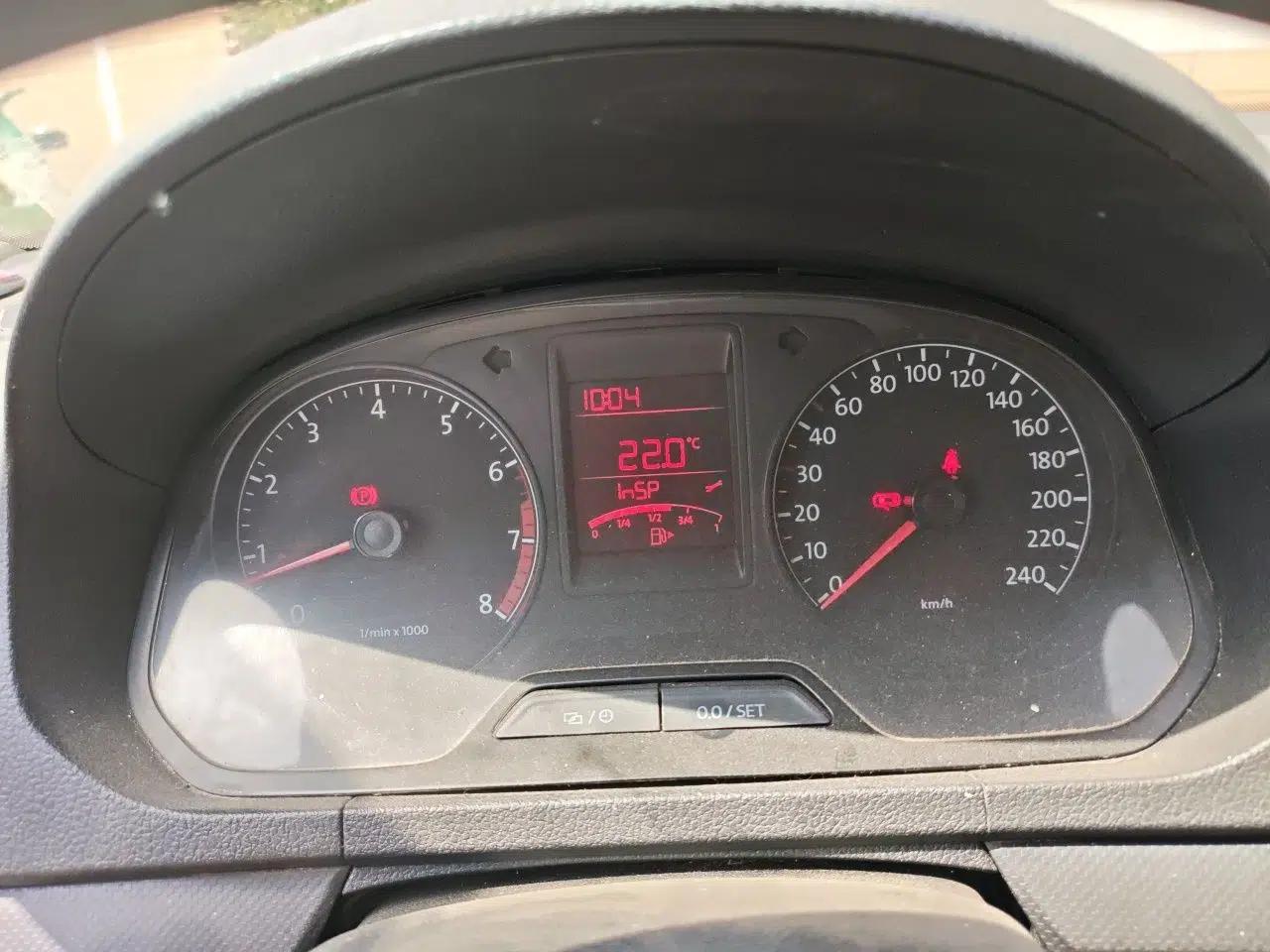 Volkswagen Jetta 2013 1.4L Manual Fashion Model — миниатюра 12