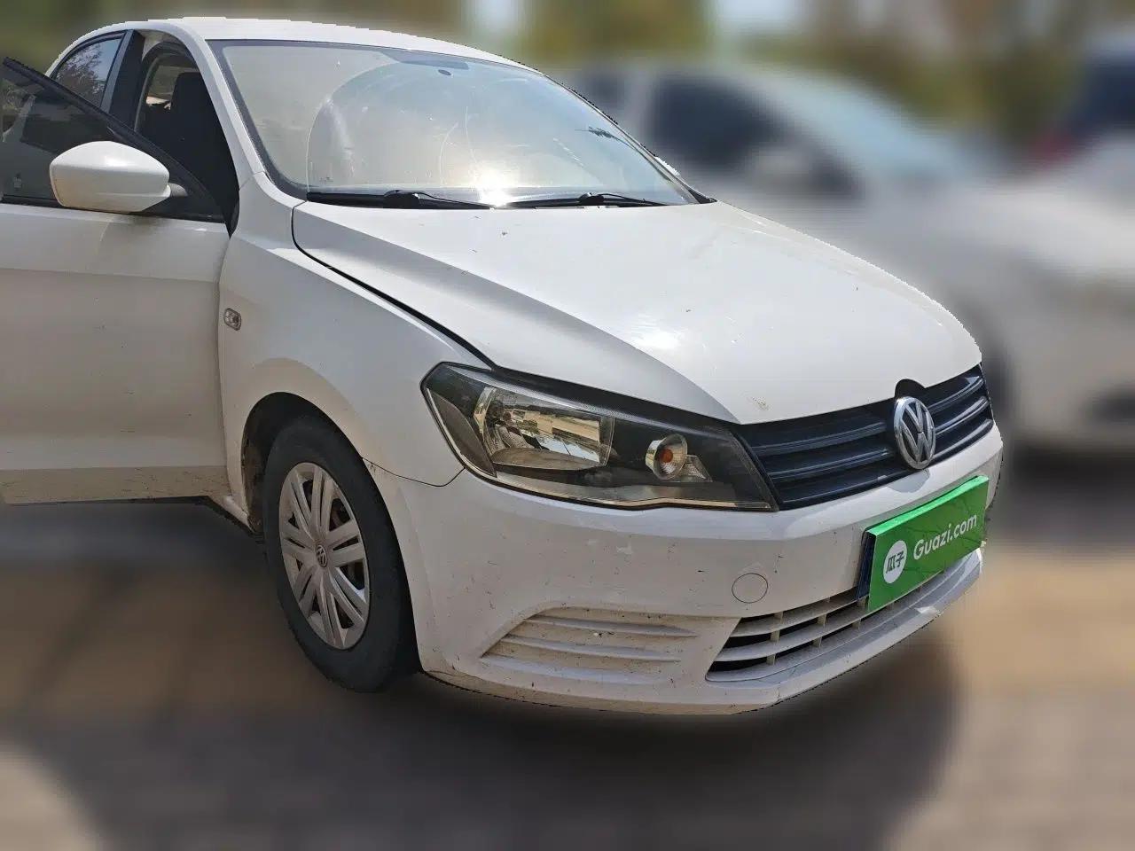Volkswagen Jetta 2013 1.4L Manual Fashion Model — миниатюра 3