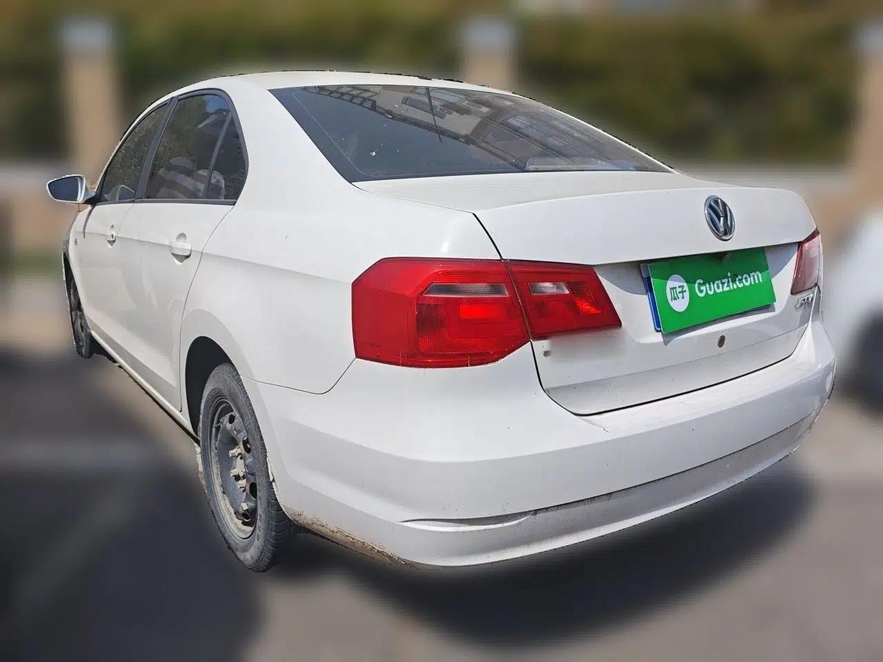 Volkswagen Jetta 2013 1.4L Manual Fashion Model — миниатюра 4
