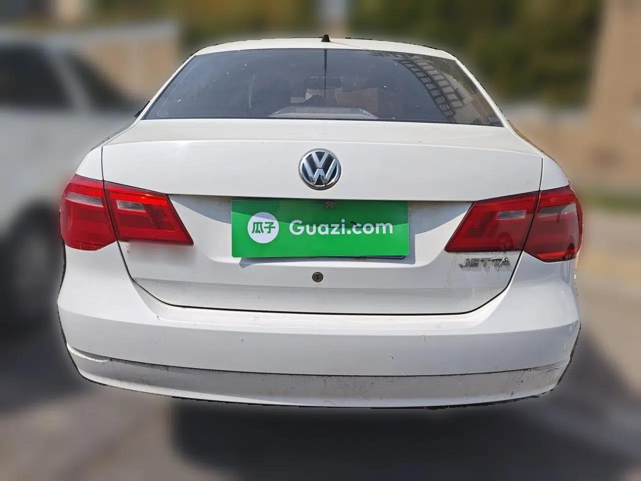 Volkswagen Jetta 2013 1.4L Manual Fashion Model — миниатюра 5