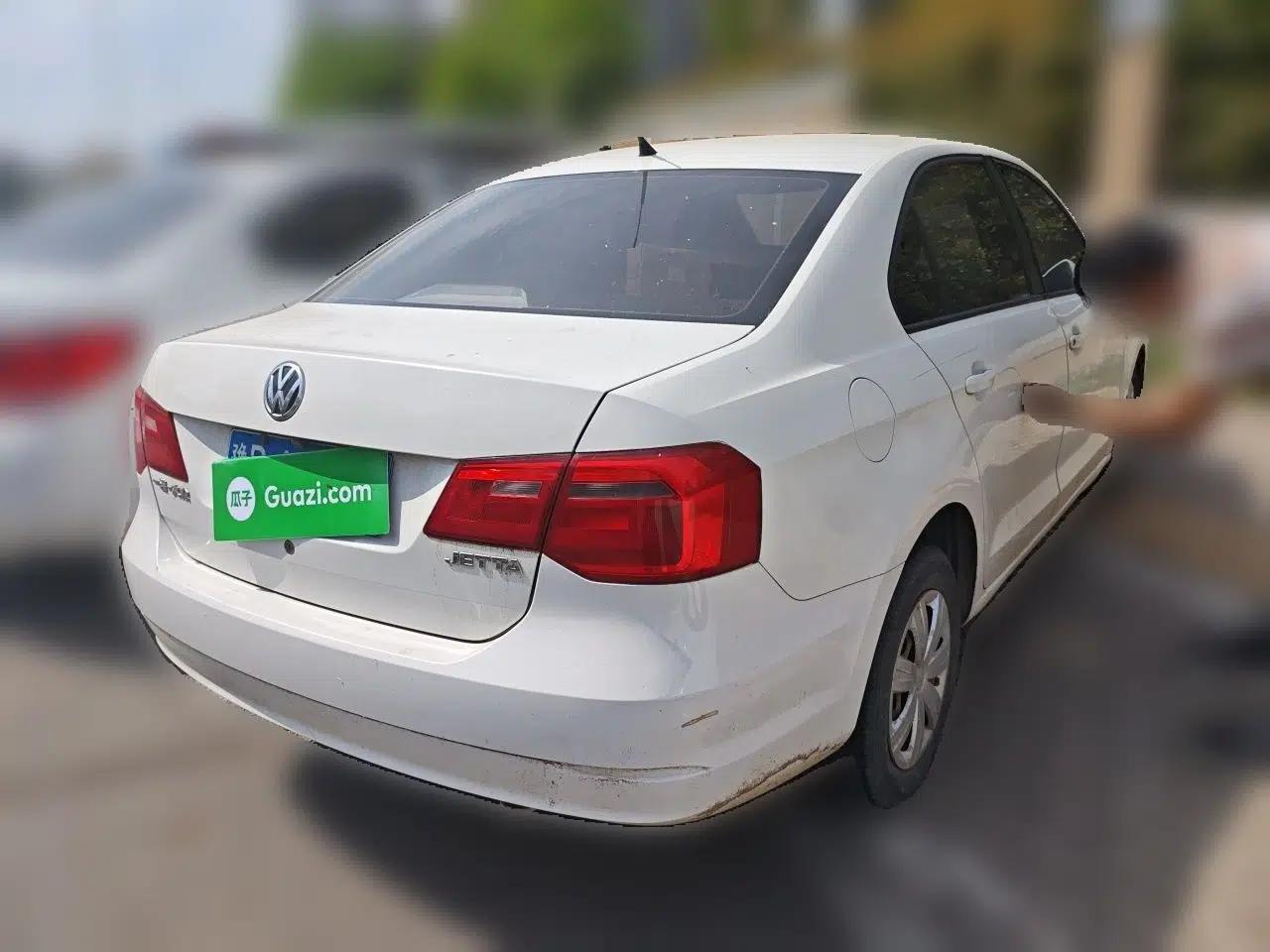 Volkswagen Jetta 2013 1.4L Manual Fashion Model — миниатюра 6