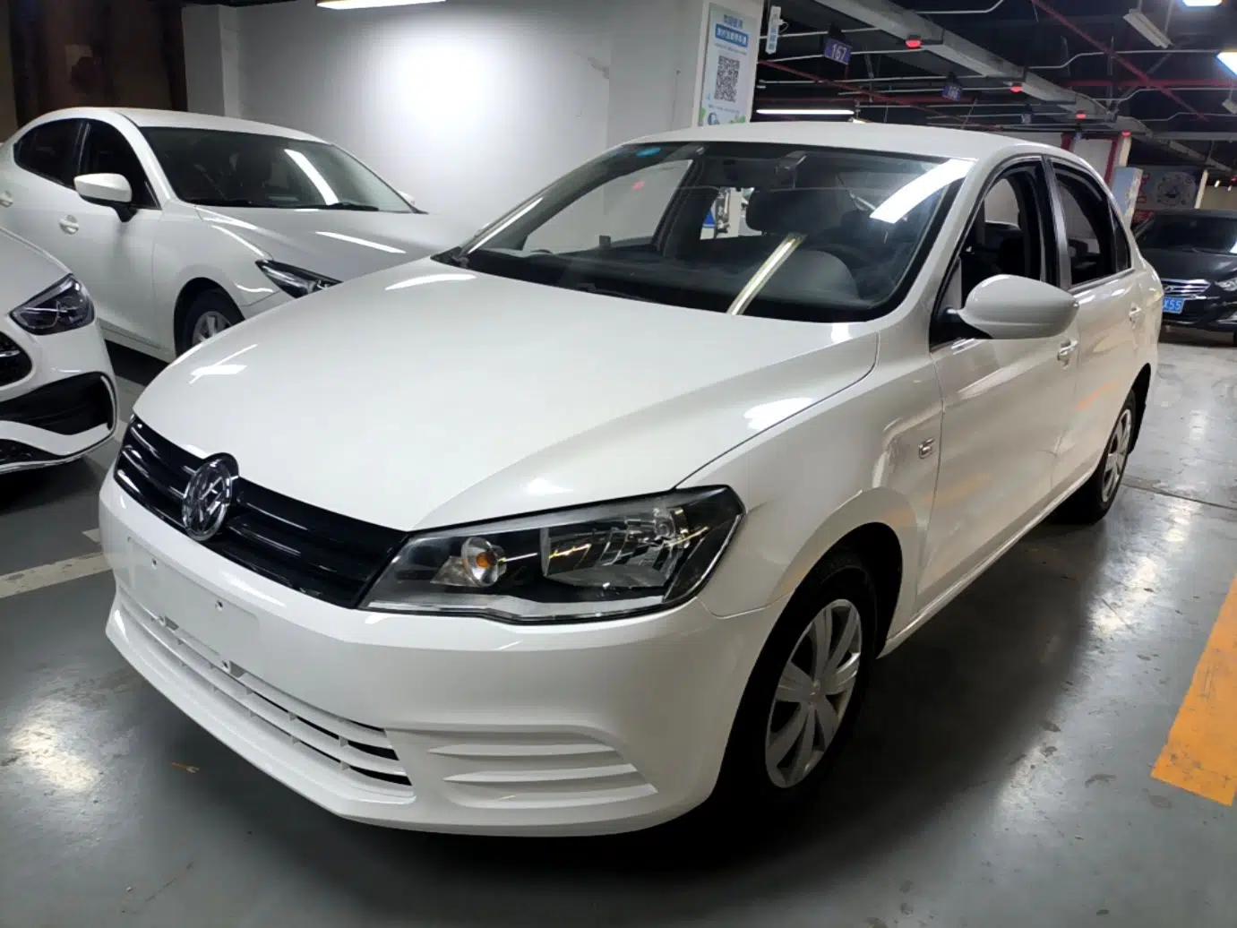 Volkswagen Jetta 2015 Value Edition 1.6L Manual Fashionable Style — миниатюра 1