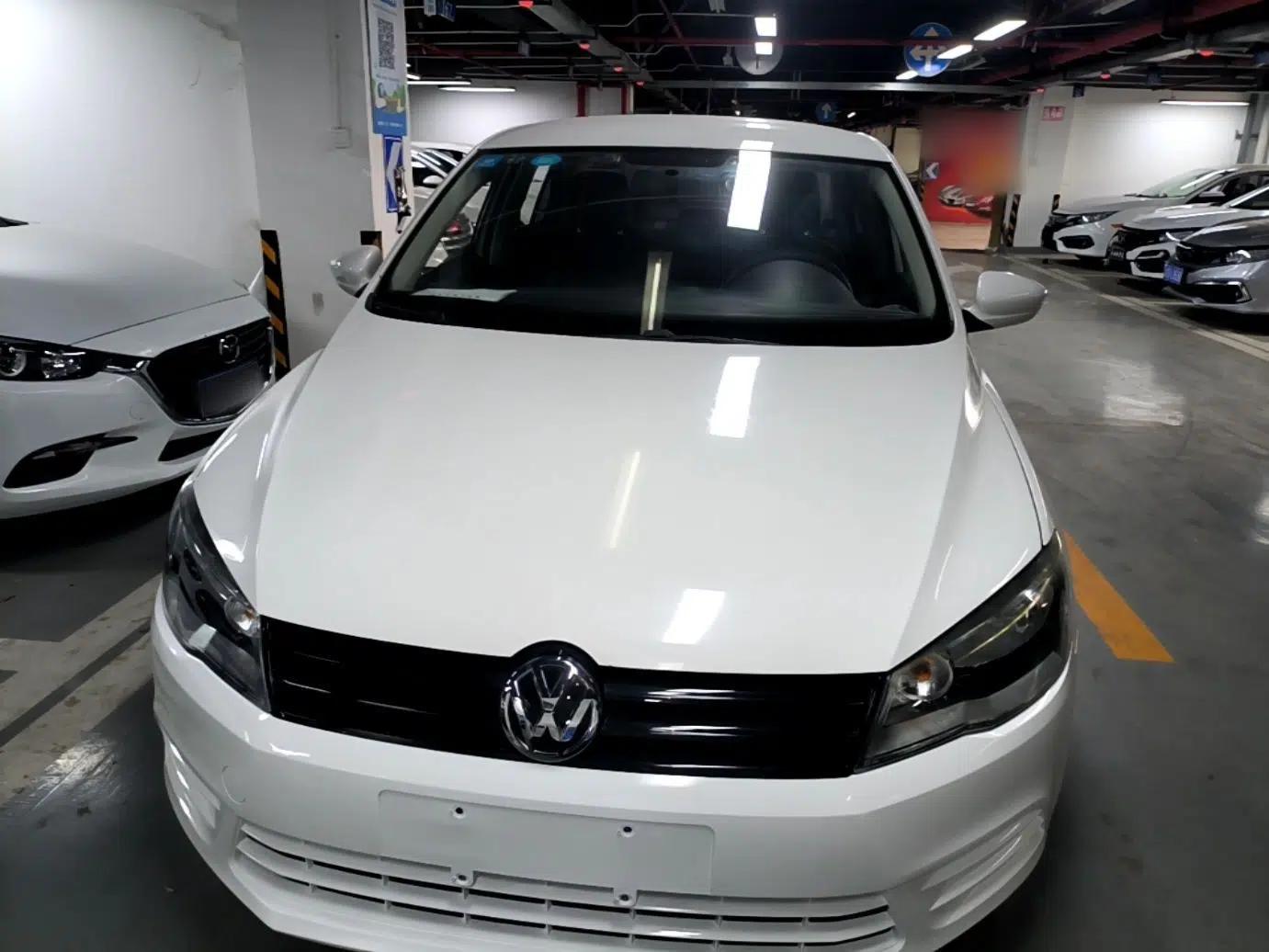 Volkswagen Jetta 2015 Value Edition 1.6L Manual Fashionable Style — миниатюра 2