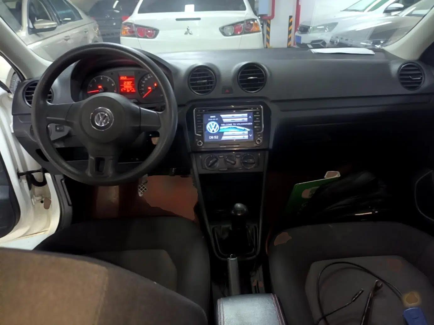 Volkswagen Jetta 2015 Value Edition 1.6L Manual Fashionable Style — миниатюра 13