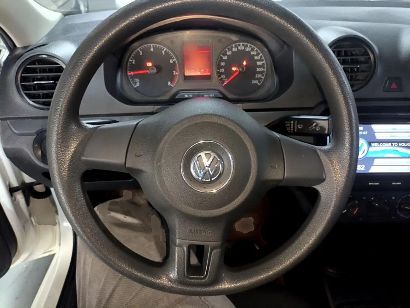 Volkswagen Jetta 2015 Value Edition 1.6L Manual Fashionable Style — миниатюра 14