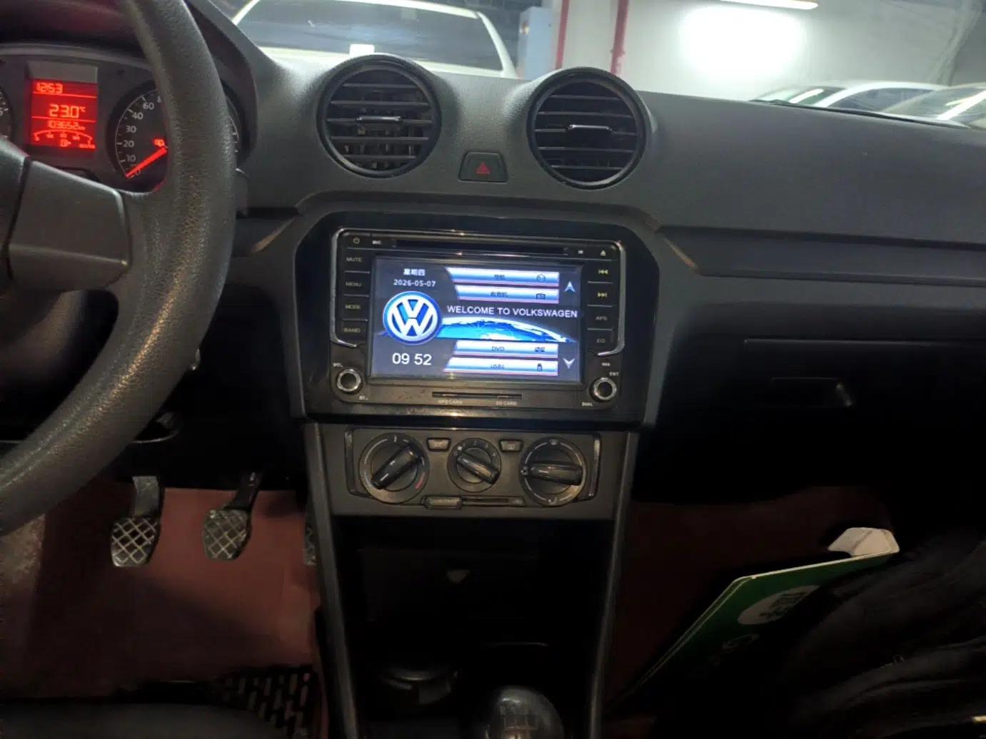 Volkswagen Jetta 2015 Value Edition 1.6L Manual Fashionable Style — миниатюра 16