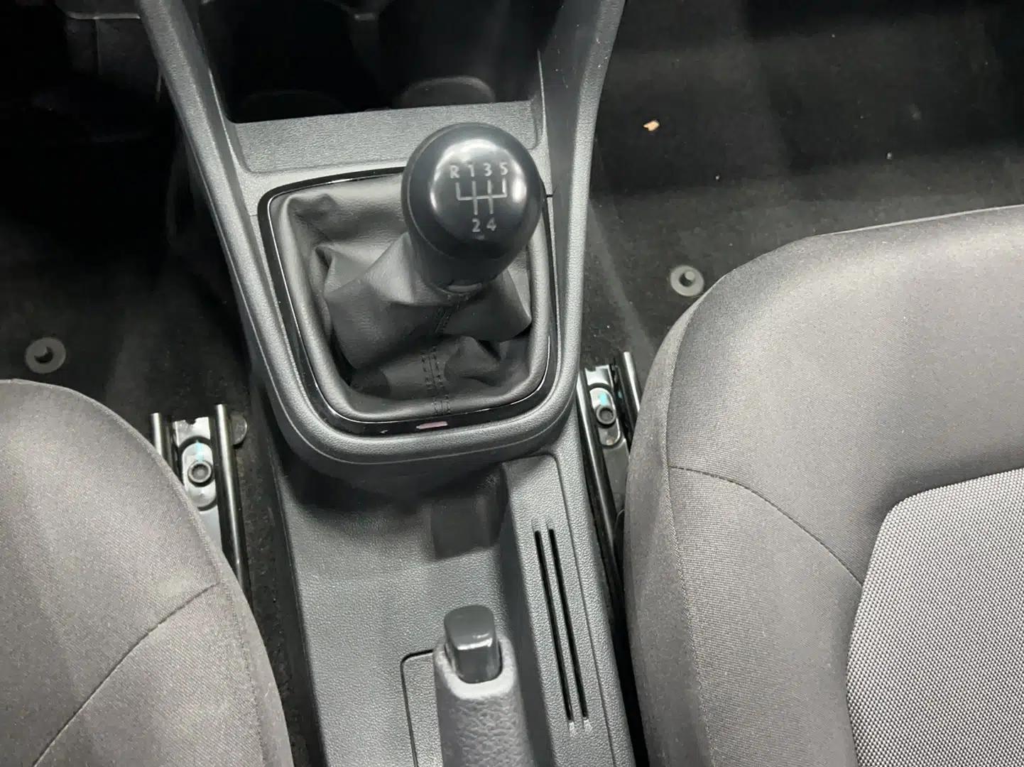 Volkswagen Jetta 2015 Zhuihui Edition 1.4L Manual Fashion Model — миниатюра 14