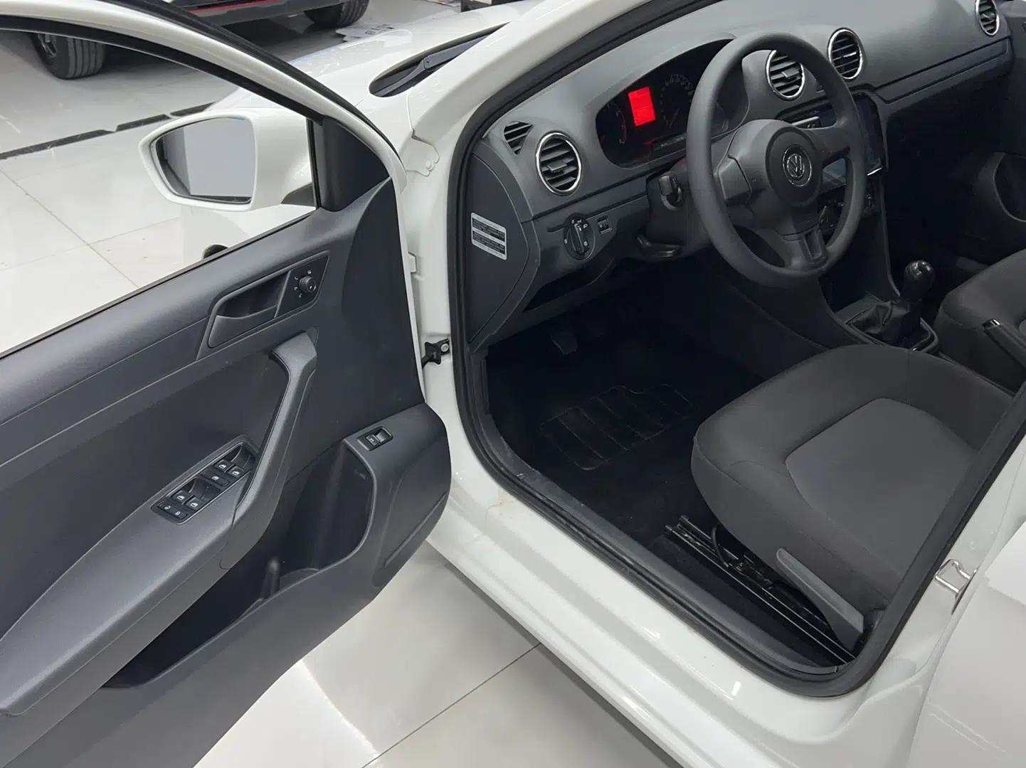 Volkswagen Jetta 2015 Zhuihui Edition 1.4L Manual Fashion Model — миниатюра 16