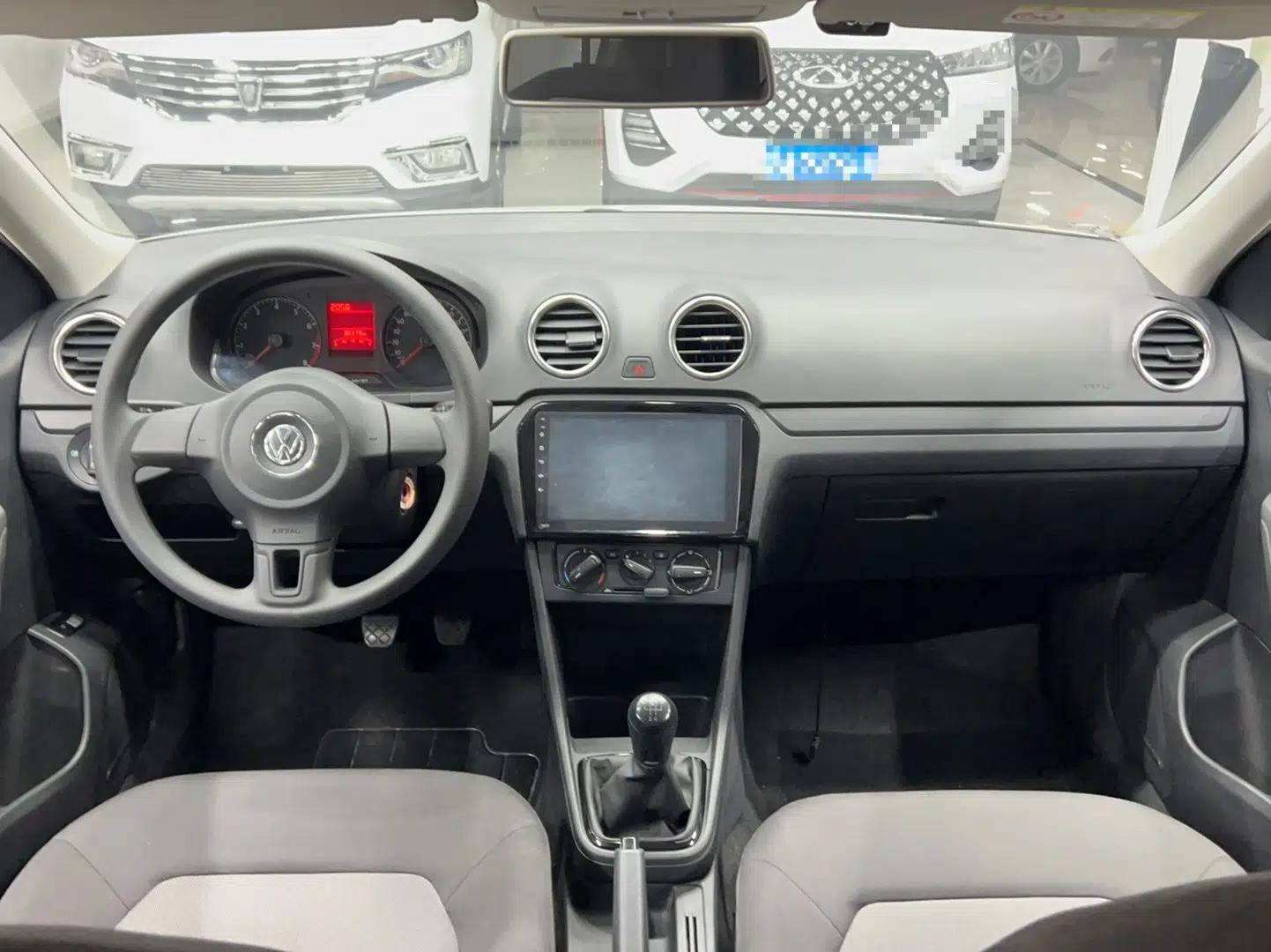 Volkswagen Jetta 2015 Zhuihui Edition 1.4L Manual Fashion Model — миниатюра 10