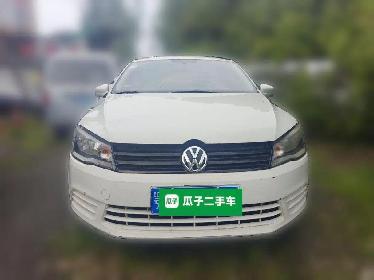 Volkswagen Jetta 2015 1.6L Manual Fashion Edition — миниатюра 2