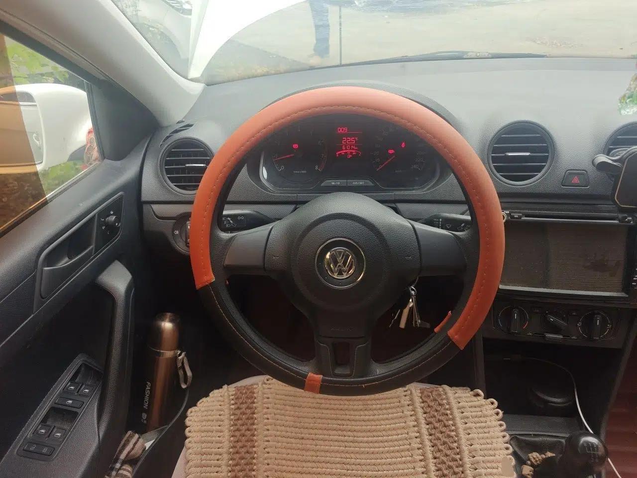 Volkswagen Jetta 2015 1.6L Manual Fashion Edition — миниатюра 11