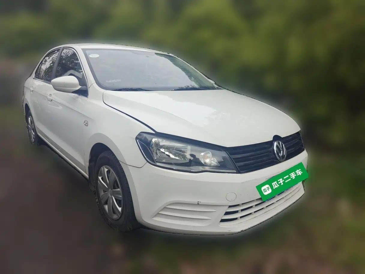 Volkswagen Jetta 2015 1.6L Manual Fashion Edition — миниатюра 3