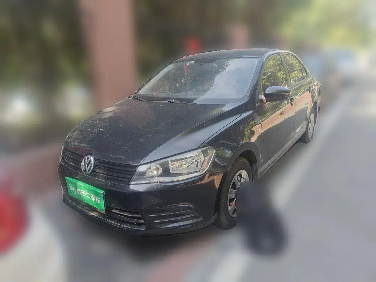 Volkswagen Jetta 2015 Value Edition 1.6L Manual Fashionable Style — миниатюра 1