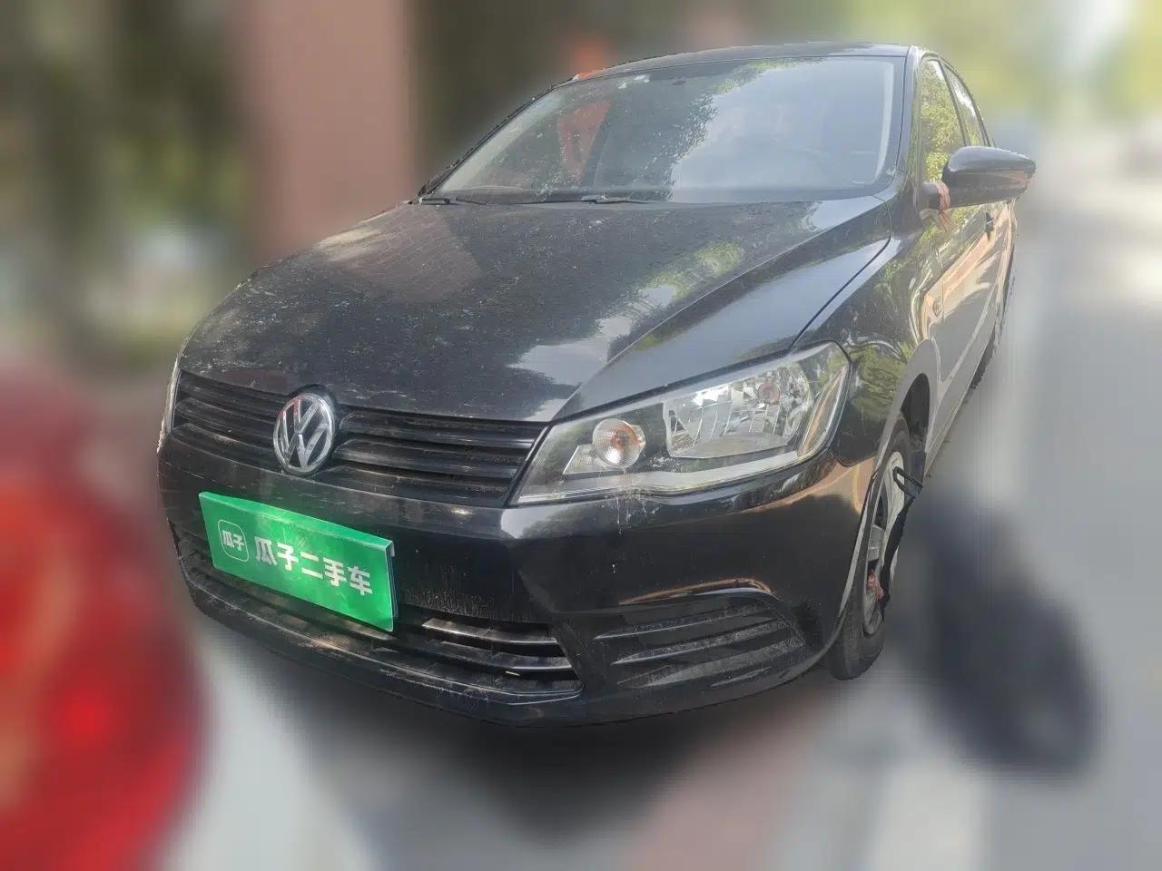 Volkswagen Jetta 2015 Value Edition 1.6L Manual Fashionable Style — миниатюра 2