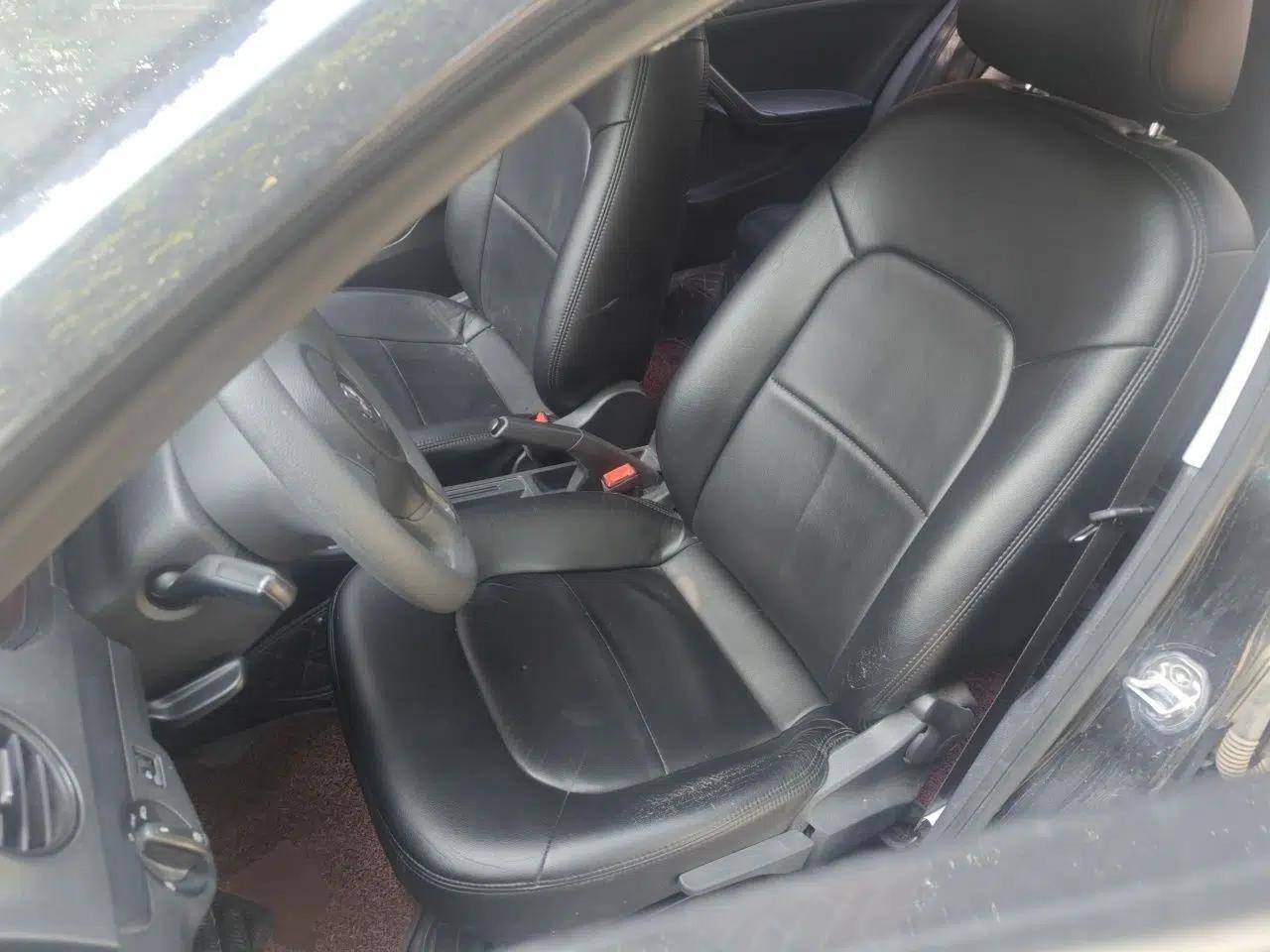 Volkswagen Jetta 2015 Value Edition 1.6L Manual Fashionable Style — миниатюра 16