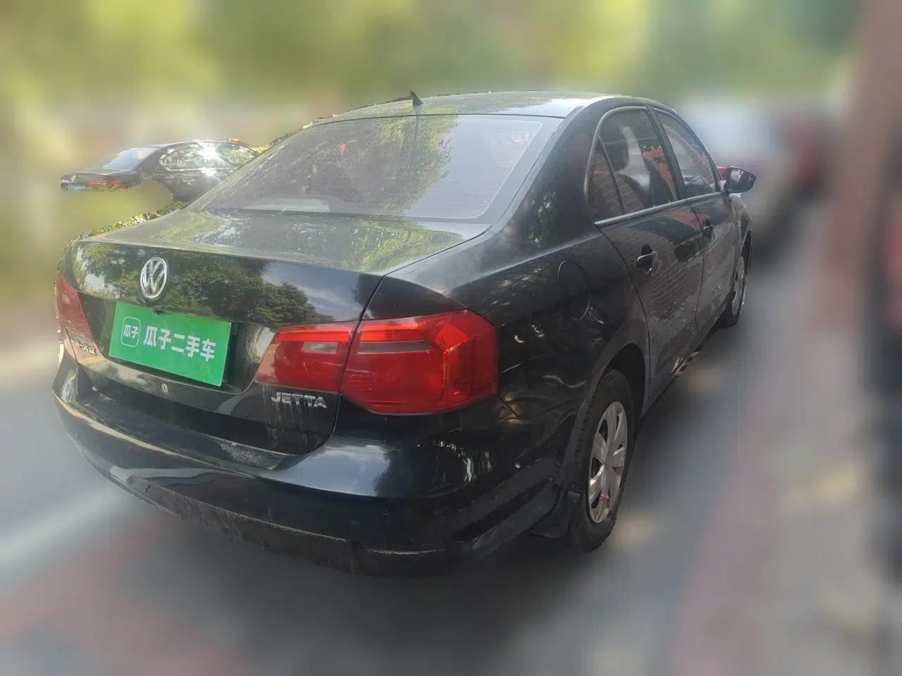 Volkswagen Jetta 2015 Value Edition 1.6L Manual Fashionable Style — миниатюра 6