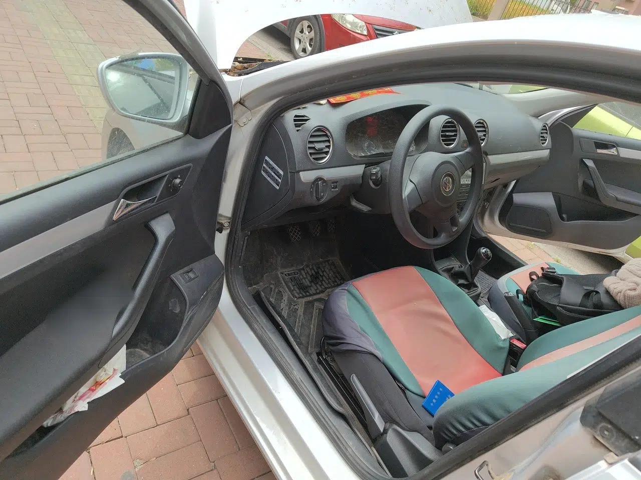 Volkswagen Jetta 2013 1.6L Manual Comfort Model — миниатюра 19