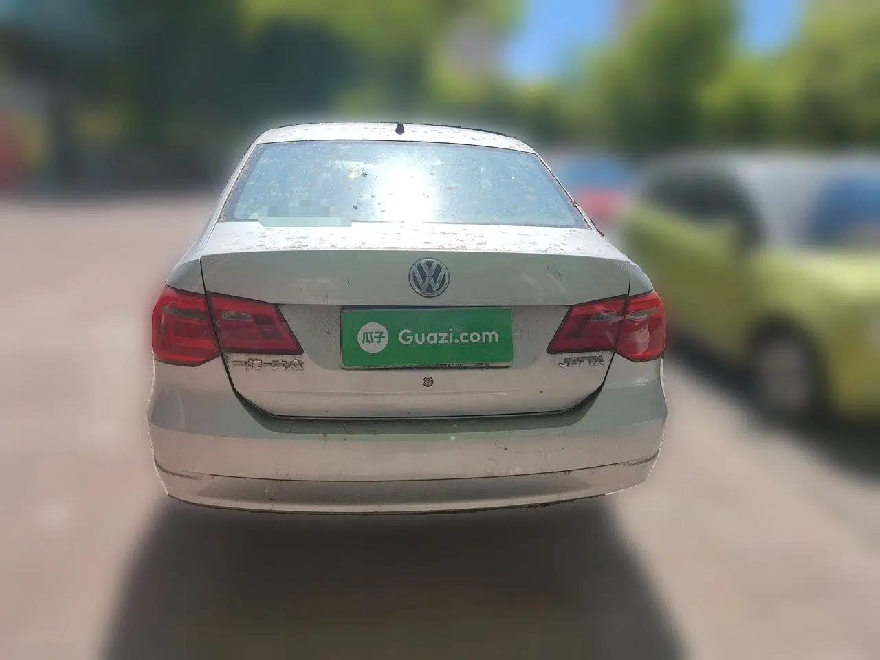 Volkswagen Jetta 2013 1.6L Manual Comfort Model — миниатюра 5